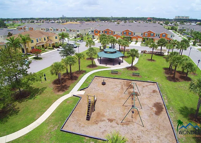 Family Friendly Four Bedrooms 5145